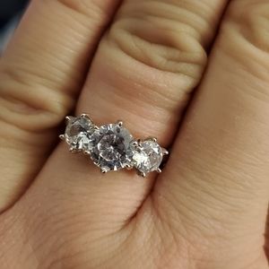 2.60 ct cz 3 stone ring, size 7